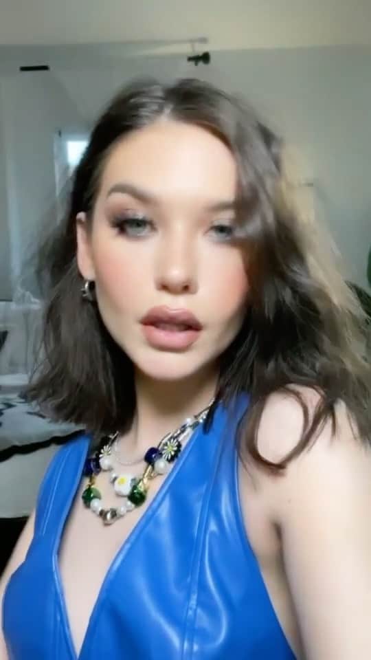 のインスタグラム：「mood because the @steele cobalt collection drops tomorrow 🤪💙」