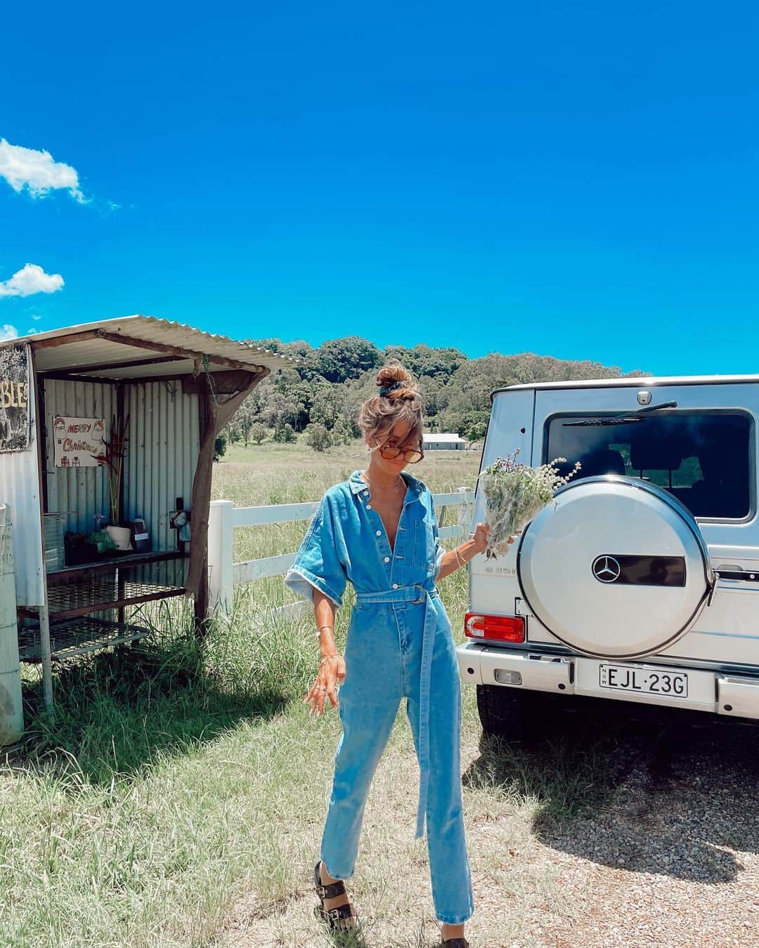 RUBY TUESDAY MATTHEWSさんのインスタグラム写真 - (RUBY TUESDAY MATTHEWSInstagram)「My love for roadside stalls 🙌🏽 outfit @nastygal code RUBY55 for discount SITEWIDE #nastygalsdoitbetter」1月19日 14時18分 - rubytuesdaymatthews