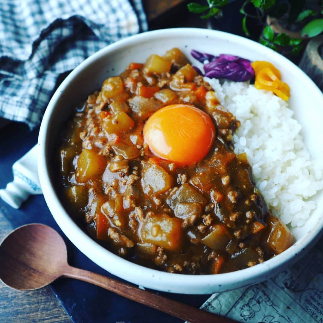 Michiko Maedaさんのインスタグラム写真 - (Michiko MaedaInstagram)「旬の大根1本使いきり😁💕 まずはあっという間に大根カレー💕  #大根カレー#大根#カレー #大根レシピ#大根1本使いきり #あっという間にめちゃ簡単  #和風カレー#隠し味はあれ #めちゃめちゃおすすめです❤️ #レシピは後程ブログにて #IGersJP#IGersjp#IGersj#クッキングラム#デリスタグラマー#おうちごはんlover#コッタ #lin_stagrammer#kurashiru#クッキングラム#クッキングラムアンバサダー#クオカ#エルグルメ#フーディーテーブル#おうちごはんlover#おうちごはん革命#おうちカフェ」1月19日 14時23分 - shana.mama