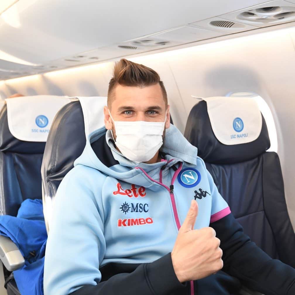 SSCナポリさんのインスタグラム写真 - (SSCナポリInstagram)「🛫 In partenza! 🏆 #PS5Supercup  💙 #ForzaNapoliSempre」1月20日 0時25分 - officialsscnapoli