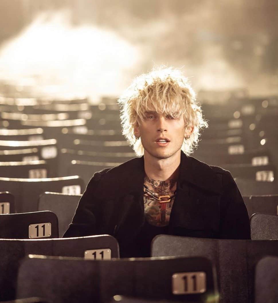 Kerrang!さんのインスタグラム写真 - (Kerrang!Instagram)「Regram: @machinegunkelly ⠀⠀⠀⠀⠀⠀⠀⠀⠀ MGK’s Downfalls High musical gets over 16 million views on opening weekend! The Tickets To My Downfall musical premieres on YouTube following super-successful Facebook debut. Read more over on Kerrang.com 🙌 ⠀⠀⠀⠀⠀⠀⠀⠀⠀ #kerrang #kerrangmagazine #machinegunkelly #ticketstomydownfall #downfallshigh」1月20日 0時43分 - kerrangmagazine_