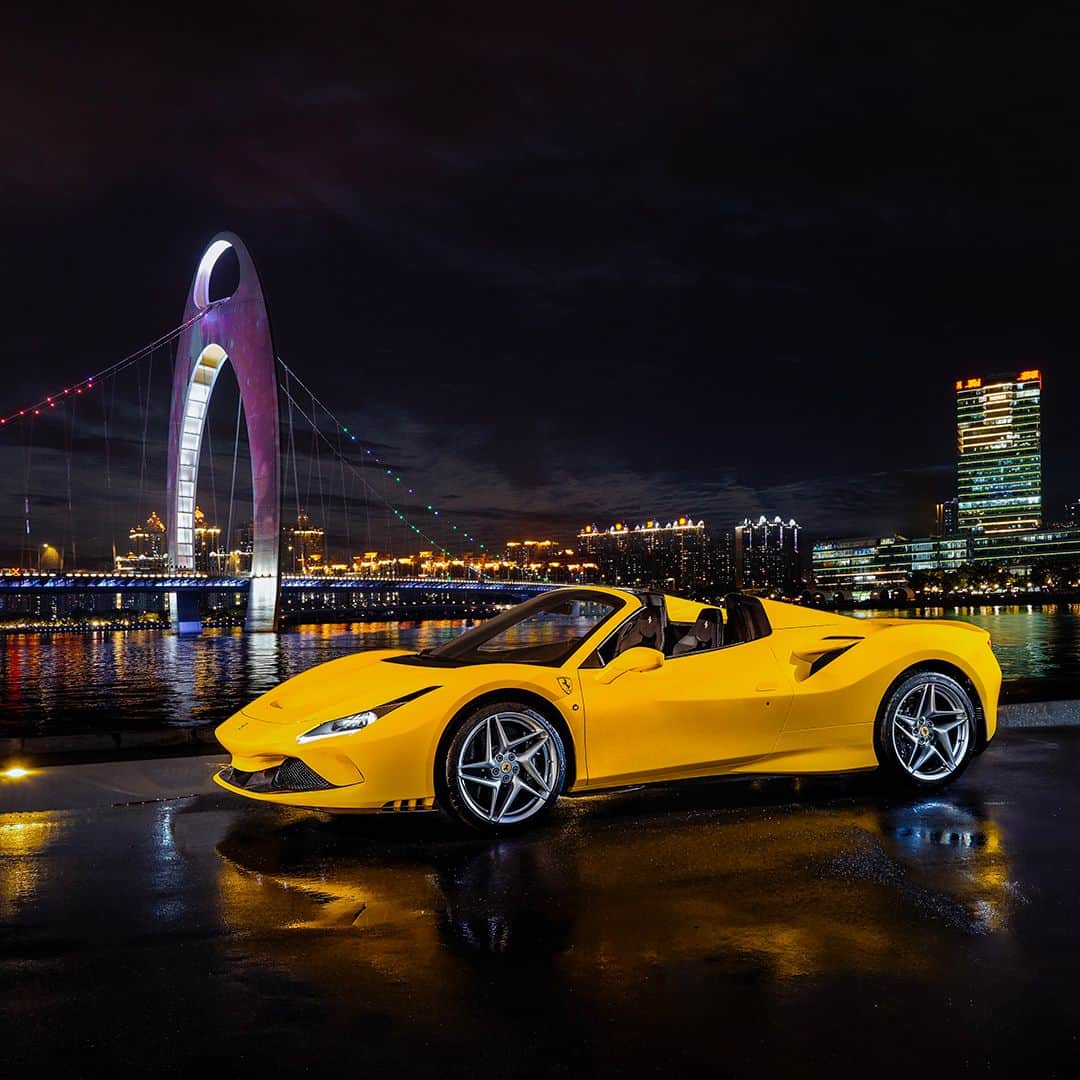 フェラーリさんのインスタグラム写真 - (フェラーリInstagram)「The #FerrariF8Spider cruises after hours in a bright hue. The model’s ‘Wild at Heart’ soul makes it an ultimate on-road powerhouse thanks to its V8 turbo engine with a 720 cv power output, and elegant yet bold design. #Ferrari」1月20日 0時47分 - ferrari