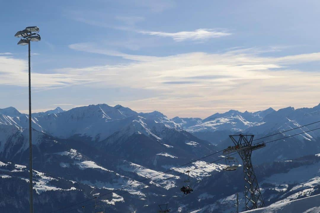 冨田せなさんのインスタグラム写真 - (冨田せなInstagram)「#山から見る景色 🏔🇨🇭 #LAAX #switzerland #snowboard」1月20日 0時57分 - sena_tomita