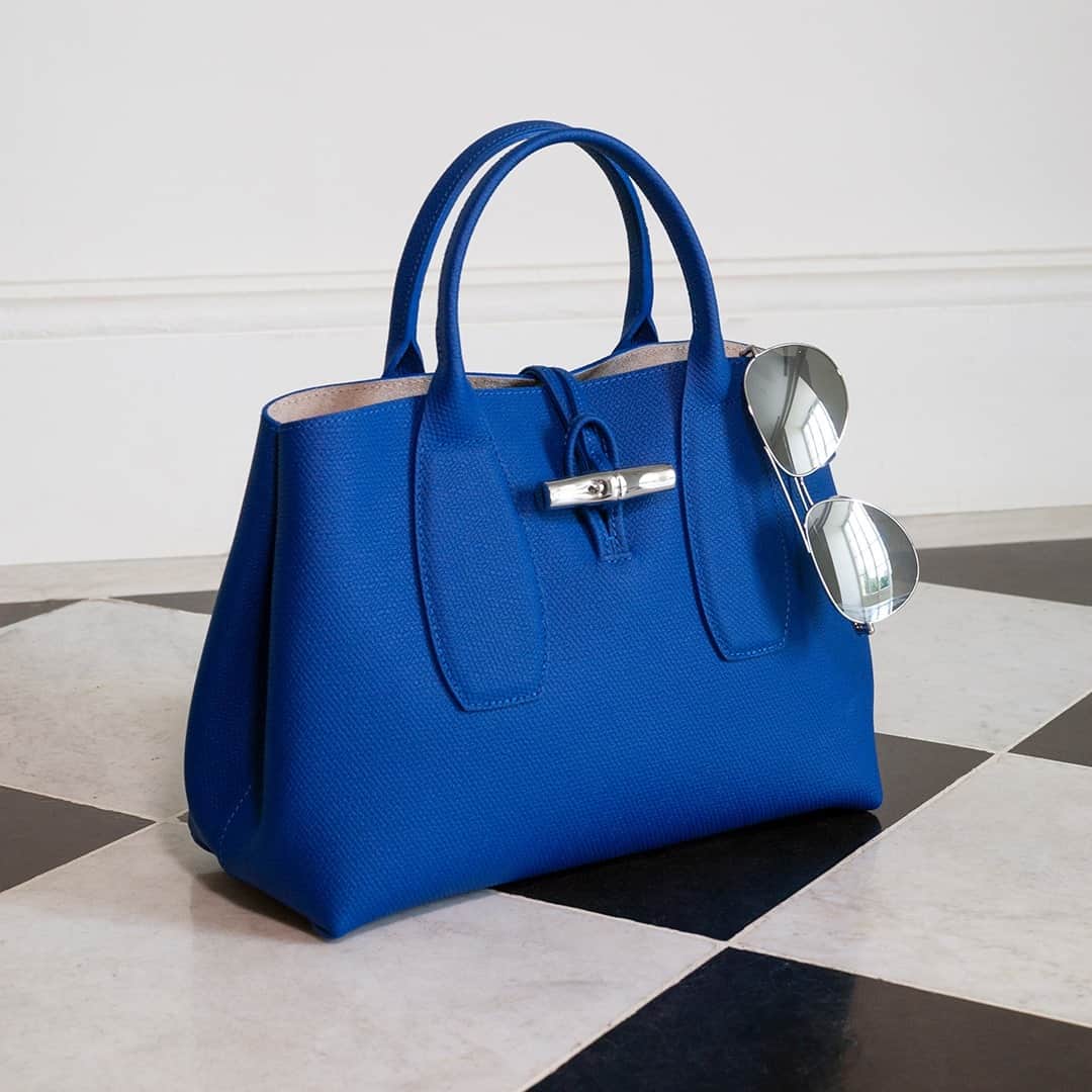 Longchampのインスタグラム：「Ready for an adventure, it seems... Where does the Roseau want to go? #tresparis  #LongchampTresParis #LongchampRoseau #Longchamp」