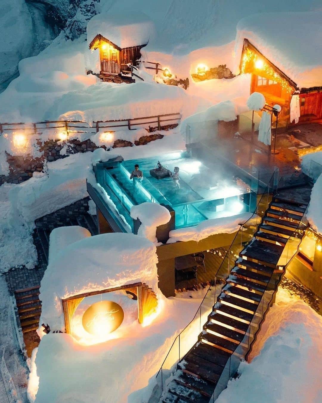 Discover Earthさんのインスタグラム写真 - (Discover EarthInstagram)「Who would you like to stay there with?  Hotel Chalet Al Foss is set in a peaceful area of Val di Sole, 2 km from Vermiglio. It offers a panoramic view of the Presanella Glacier.  Ideal for a romantic stay, with their private jacuzzies and large balconies to watch the stars together at night, their rooms offer maximum luxury.  #discoveritaly🇮🇹 with  @davide.anzimanni  📍 @chalet_al_foss , Italy . . . . .  #italia  #chalet  #mountains  #nature  #ski  #travel  #mountain  #love  #weekend  #relax  #photography  #skiing  #architecture  #beautiful  #chaletstyle  #friends  #view  #design  #interiordesign  #instagood  #wood  #cottage  #alps  #montagne  #winter  #snow  #alpen  #cold」1月20日 1時00分 - discoverearth