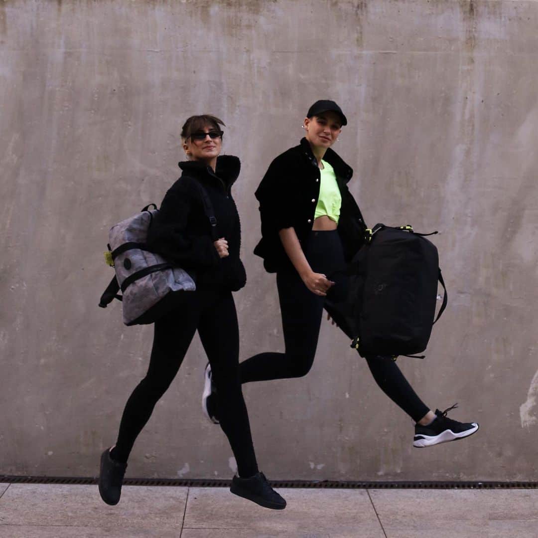 のインスタグラム：「Jumping to 2021 with energy! 🔋 Team backpack or team tote bag? Choose yours and get ready to rock your year @twinsforfashion 🙌 #LiveLight #activelifestyle #athleisure」