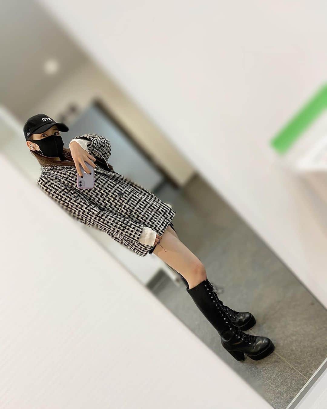 のインスタグラム：「・ ・ この間の #ナタナタcode  ・ #ナタリア聖奈 #ljk #韓国ファッション #ブラックコーデ #冬服コーデ」