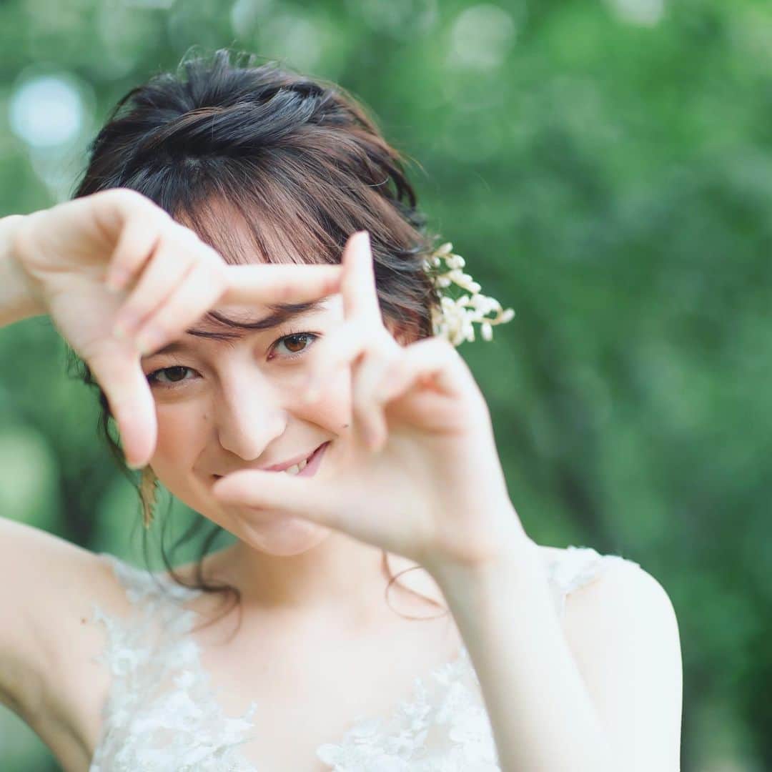 CLAIREのインスタグラム：「フレーム越しの君📸 ・ @clairebridalstudio」