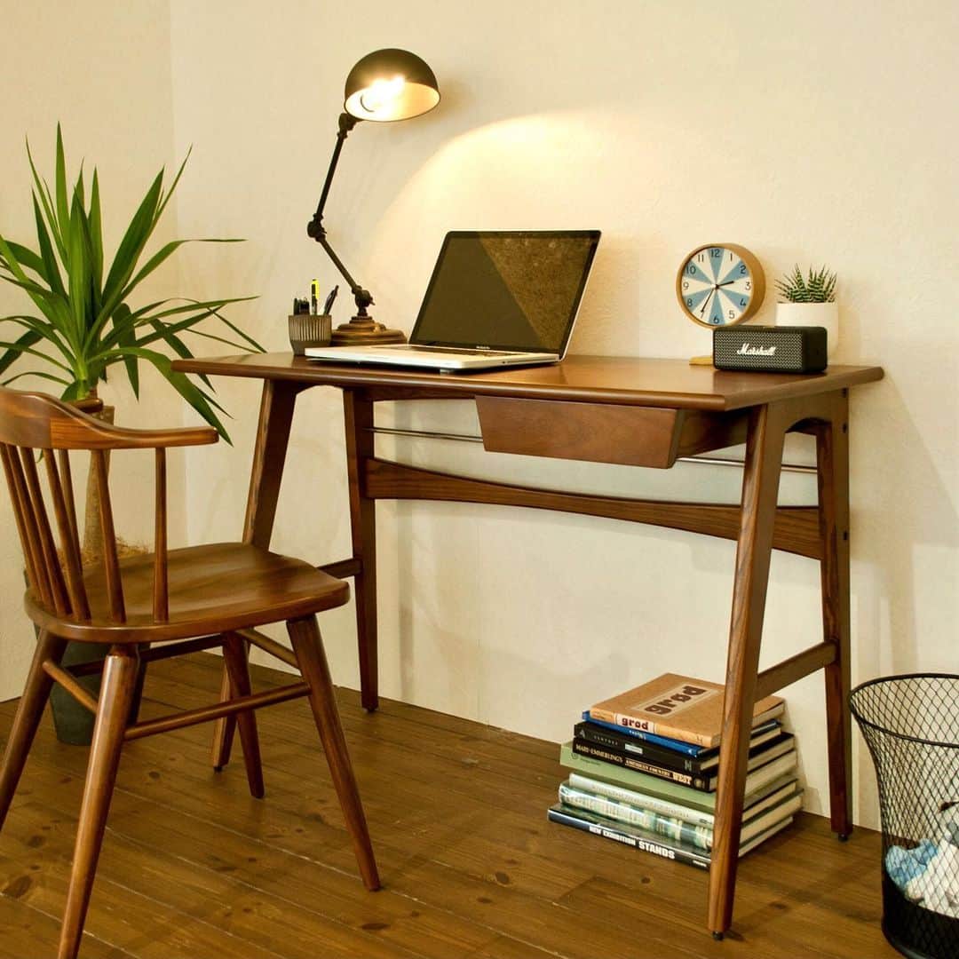 ACME Furnitureのインスタグラム