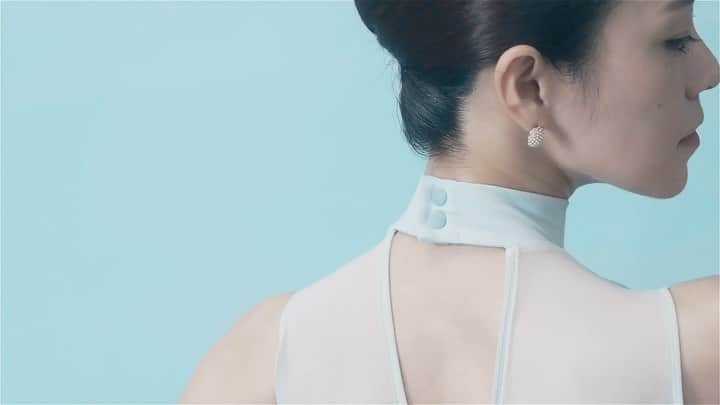 DANSKIN Japanのインスタグラム：「【PRIMA COLLECTION】  新国立劇場バレエ団 プリンシパル 本島美和氏による PRIMAコレクションムービー。  着用ウエアは本島美和氏と共同開発をしたDANSKN PRIMA。  身体の動きを妨げず、しなやかに寄り添う 優れたストレッチ性のアイテムが揃います。  PRIMA COLLECTIONのデジタルLOOKは 明日1月20日(水)よりダンスキンブランドサイトにて公開です。  -------------------------------------------------------- 1月20日(水)よりバレエキャンペーンがSTART！ 期間中 対象品番ご購入でバレエ鑑賞チケット・スキニッシュブラが当たる応募抽選券をプレゼント。  キャンペーン期間 2021年1月20日(水)~2月28日(日) 応募締め切り：2020年2月28日(日)　  ※DANSKIN WEB STOREは、店頭とキャンペーン期間が異なりますのでご注意ください。 DANSKIN WEB STOREキャンペーン期間：1月25日(月)～ 2月24日(水)ご注文分  キャンペーンの詳細はダンスキンオフィシャルインスタグラム @danskin_japan  およびダンスキンブランドサイトにてお知らせいたします。 --------------------------------------------------------  #danskin #danskinjapan #ダンスキン #しなやかに生きる」