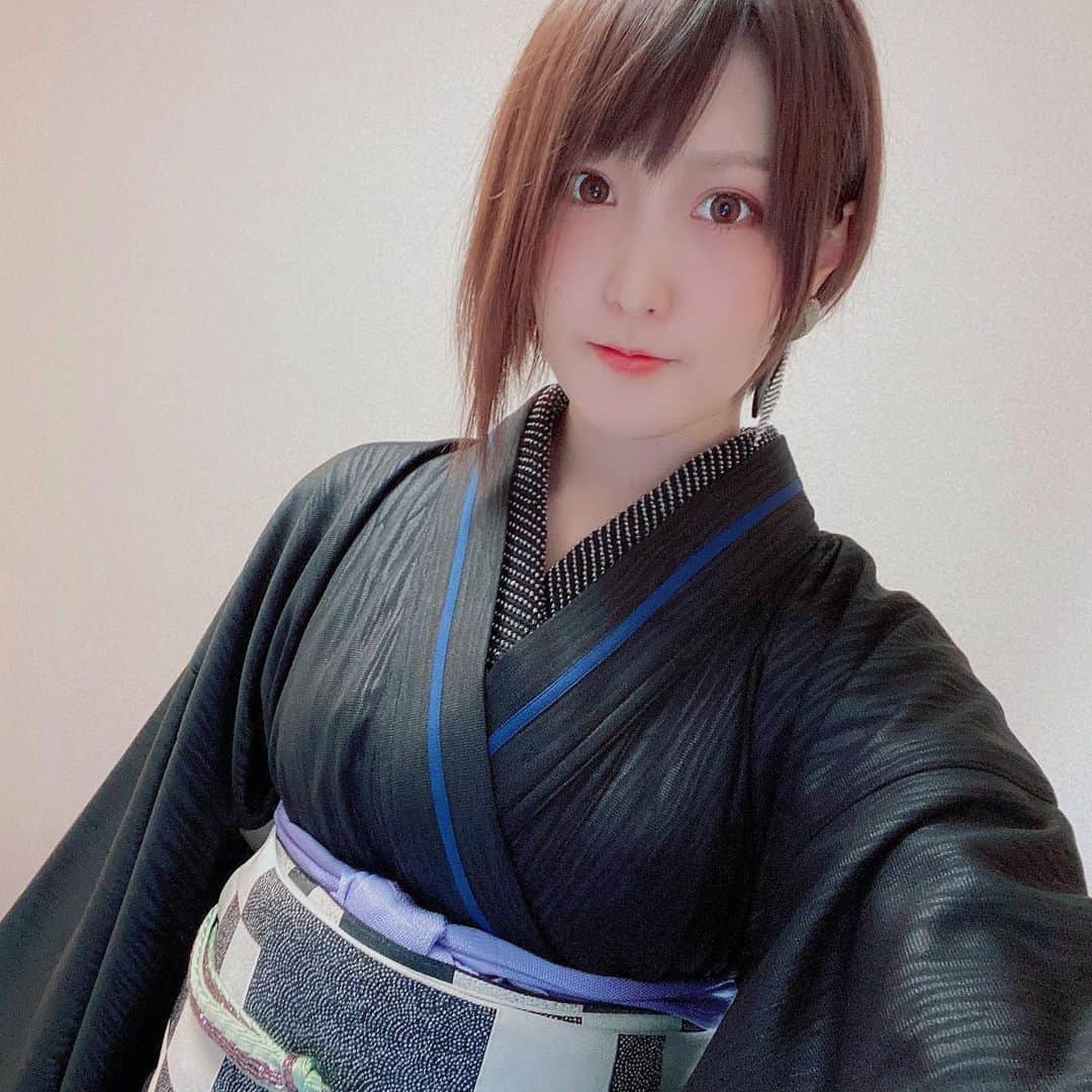のインスタグラム：「ビーズの半衿かわいい🖤  #半襟 #半衿 #ビーズ半衿　#kimono #着物 #ジャージ着物 #jotarosaito #きもの #和装 #みすずうた帯」