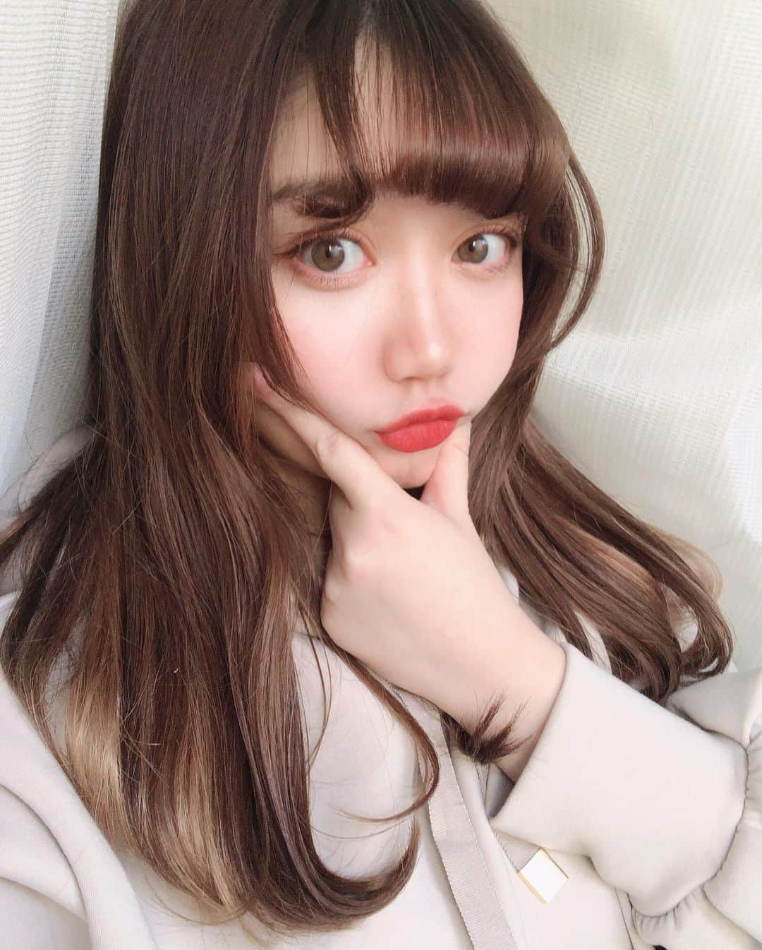 小澤しぇいんさんのインスタグラム写真 - (小澤しぇいんInstagram)「前髪伸びたから久々に巻いたらくるんくるん👶🏻  前髪は伸びるし、ほっぺたもムチムチですね🤔笑」1月19日 17時39分 - 1217_shane