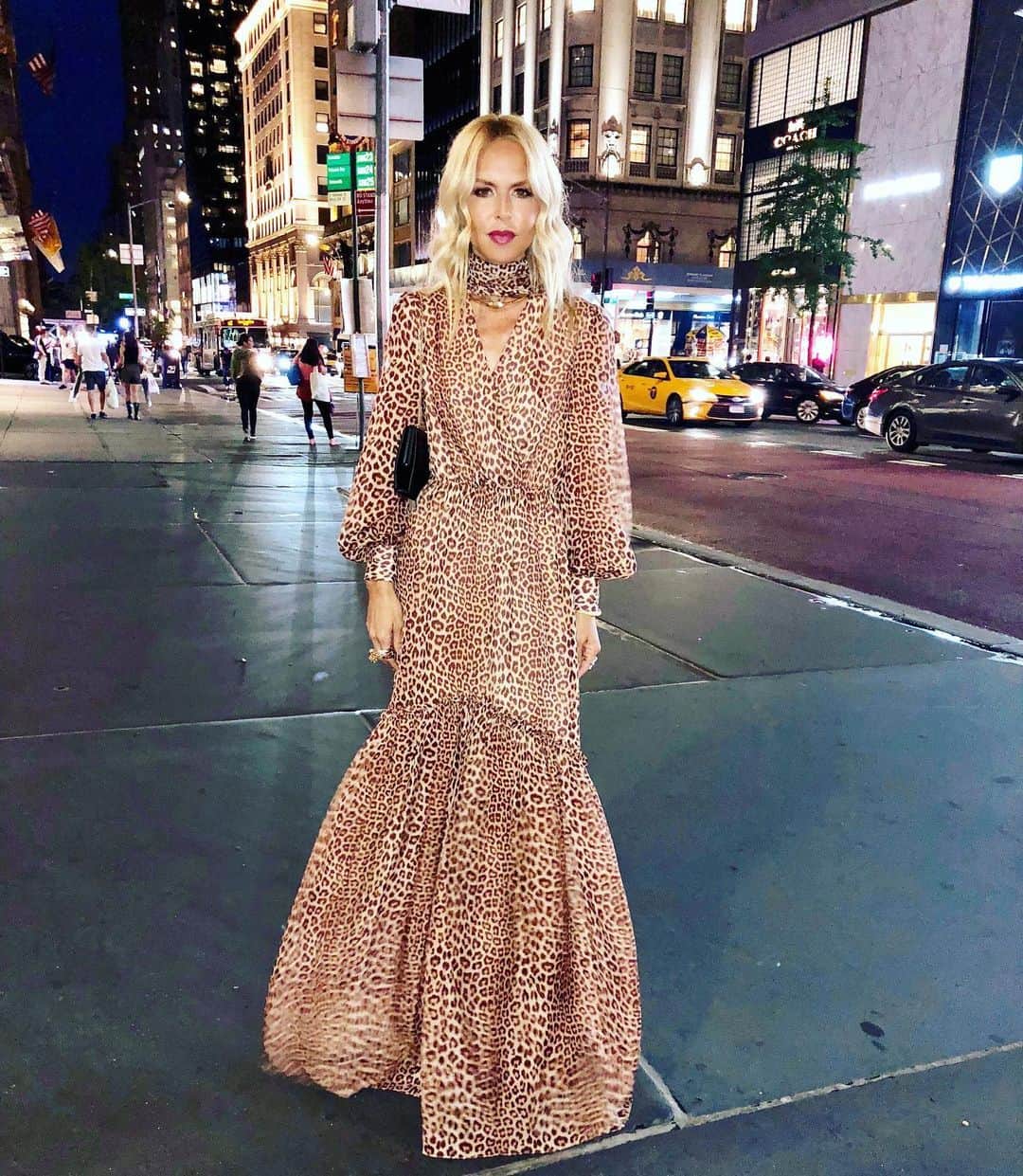レイチェル・ゾーのインスタグラム：「Missing a good night out in my favorite city.. I ❤️ #newyork #NYC 🐆 ✨ XoRZ」