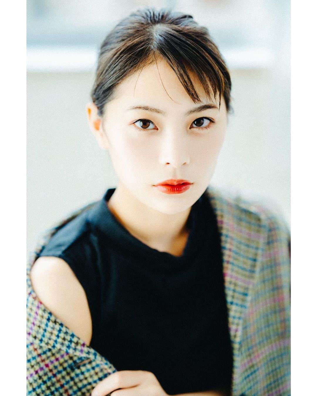 のインスタグラム：「model: @reia0305  #ポートレート #portrait #portraits #portraitphotography #ファインダー越しの私の世界 #portraitphotographer #portraitoftheday #portrait_perfection #love_bestjapan #portraitmood #ポートレート部 #ポートレート女子 #東京カメラ部 #ig_portrait #作品撮り #lovers_nippon_portrait #portraits_dream #top_portraits #photogirl #good_portraits_world #japan_of_insta #excellent_portraits #pasha_magazine #beautifulgirls #ポトレ撮影隊 #portrait_page #cutegirl」