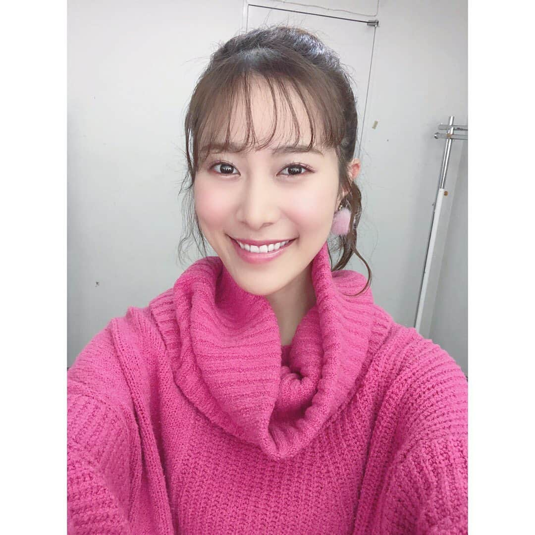 高木由麻奈さんのインスタグラム写真 - (高木由麻奈Instagram)「* 撮影🧡 ピンクニット☺️  #広告 #suzuki #岐阜スズキ #自動車 #スズキ #ポニーテール #ニットコーデ #ピンクニット #jumper #岐阜」1月19日 17時51分 - yumana.t