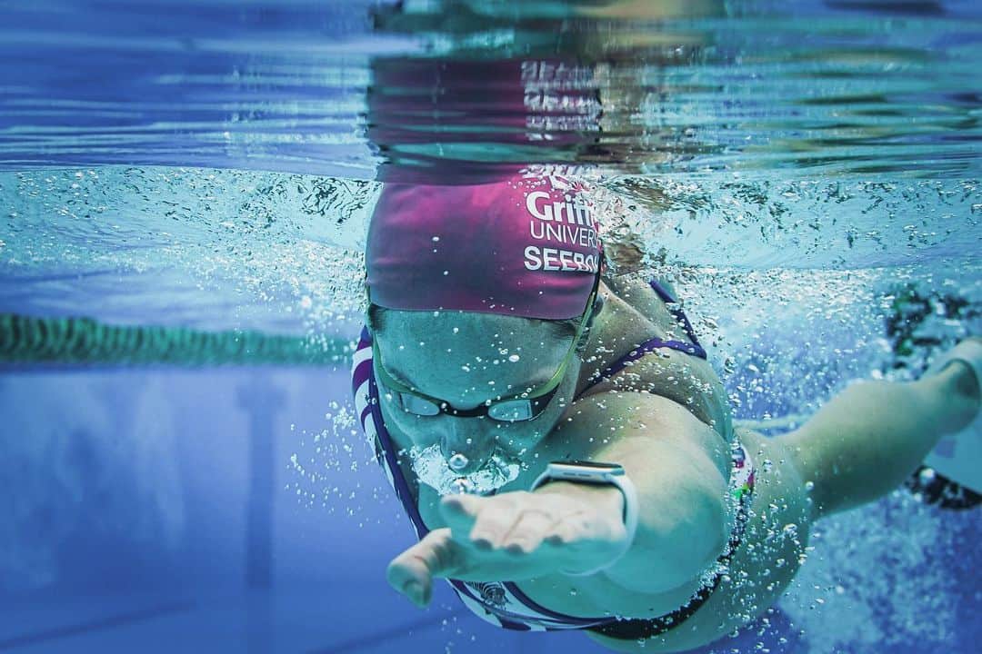 エミリー・シーボームさんのインスタグラム写真 - (エミリー・シーボームInstagram)「Just keep swimming  #swimming #athlete #water #training #goldcoast #underwater」1月19日 17時53分 - emcbomb