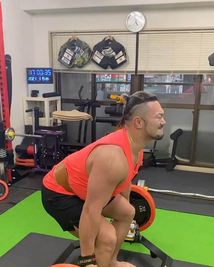 のインスタグラム：「燃やせ魂🔥  復帰の戦までカウントダウン始まりました。  久しぶりに暴れるぞー  俺が1番盛り上げます。  #kickboxing #格闘技 #キックボクサー #試合 #カウントダウン」