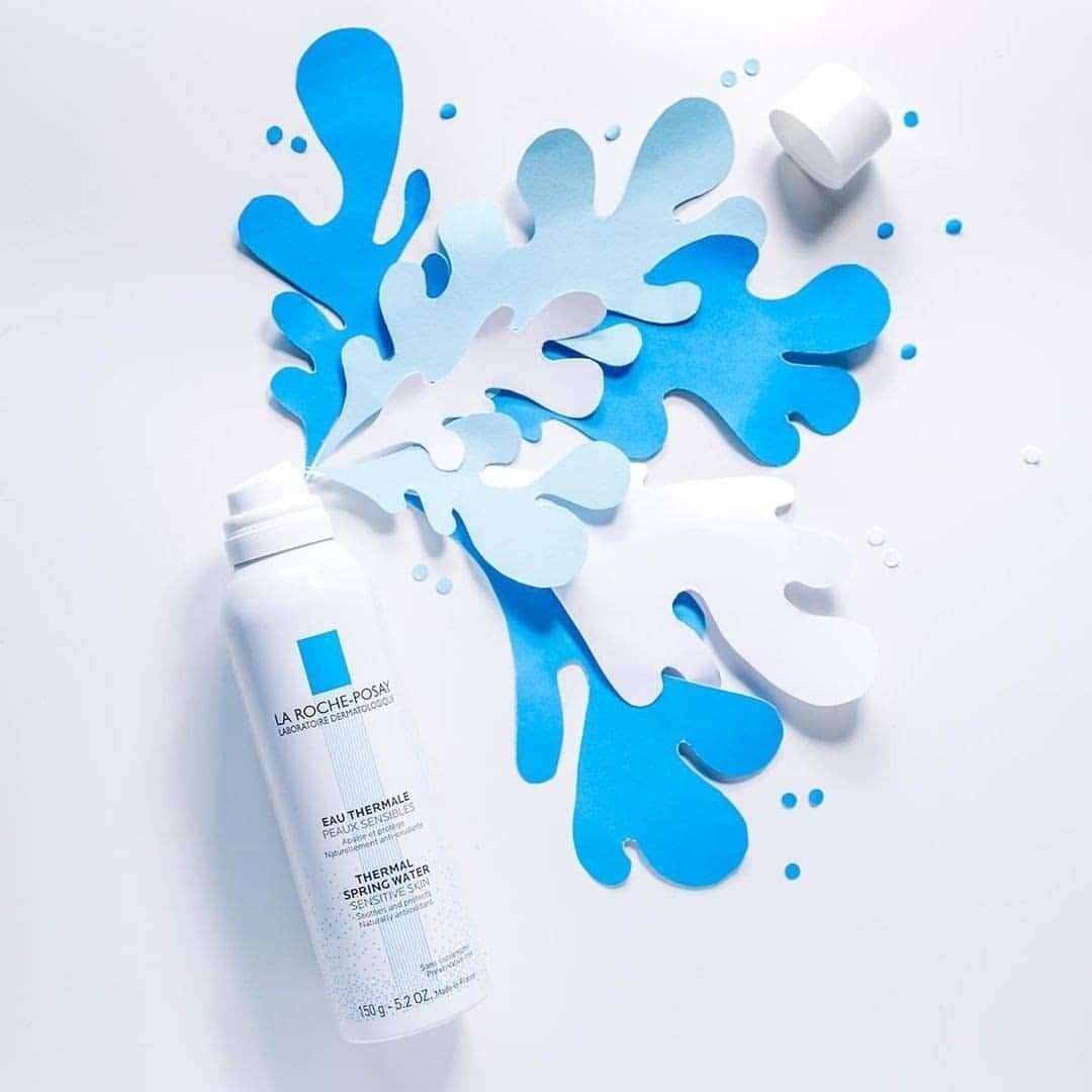 LA ROCHE-POSAY JAPAN ラロッシュポゼのインスタグラム：「＼期間限定♡ ターマルウォーター50gがついてくる／   1月18日～公式オンラインサイトからスキンケア製品2点以上お買い上げの方限定で #ターマルウォーター 50gをプレゼント💐（なくなり次第終了です）  #ターマルウォーターは 肌をやわらげ、落ち着かせるフランス生まれの顔・ボディ用ミスト状化粧水。  きめ細かく均一な、肌にやさしい感触のミストで、顔だけでなく全身のケアに。そして、赤ちゃんから大人までご家族でお使いいただけます。  希少なミネラルや、肌への有用性について研究がおこなわれているセレンを豊富に含んでおり肌をやわらげ、角質層のバリア機能をサポートします✨  この機会に是非、お試しくださいね🌿  ※投稿画像は、下記商品となっております。プレゼント製品はこちらのお試しサイズとなっております。 ターマルウォーター 1,650円（税込） 100g  #ラロッシュポゼ #larocheposay #乾燥肌 #敏感肌 #ツヤ肌 #潤い肌 #敏感肌対策 #スキンケア #オンライン限定プレゼント #オンライン限定 #敏感肌コスメ #ドクターズコスメ #美肌ケア #保湿ケア #スキンケアマニア #自分磨き  #美容好きさんと繋がりたい #おすすめコスメ #スキンケア購入品 #スキンケア好きさんと繋がりたい #肌活 #肌ケア #キレイになりたい #肌荒れ対策 #美容マニア #美肌づくり #キレイになりたい #自分へのご褒美 #ミスト化粧水」