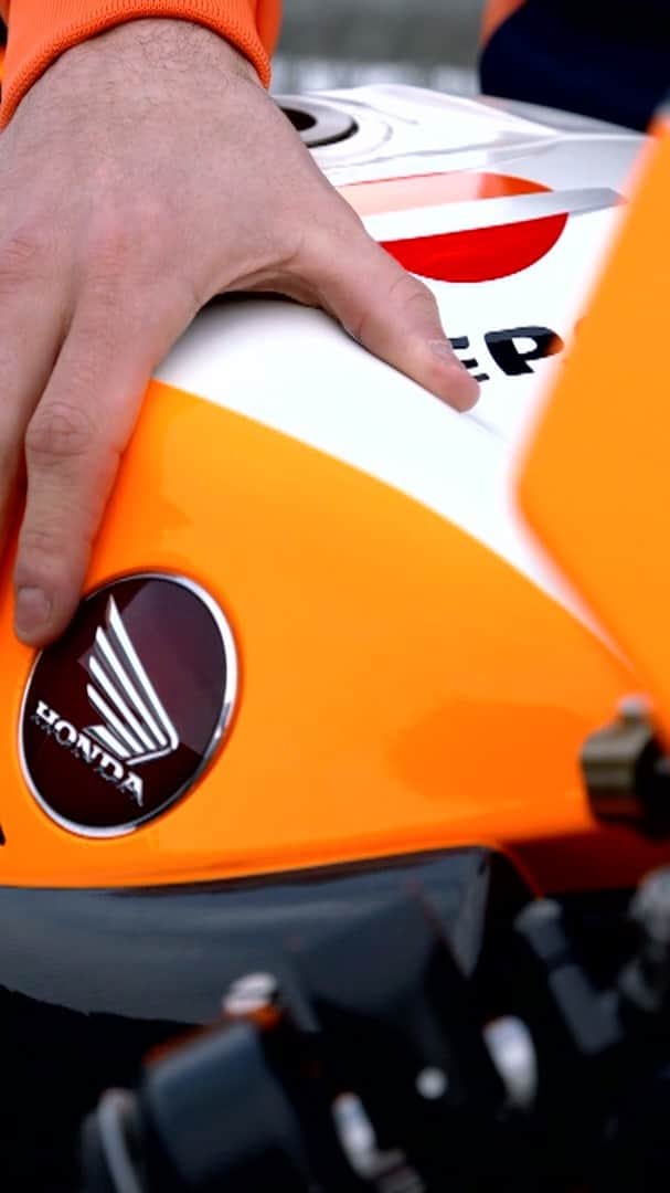 レプソル・ホンダのインスタグラム：「Pol Espargaro joins an illustrious list of Repsol Honda Team riders, having watched them and the various Honda GP machines take wins and titles.」