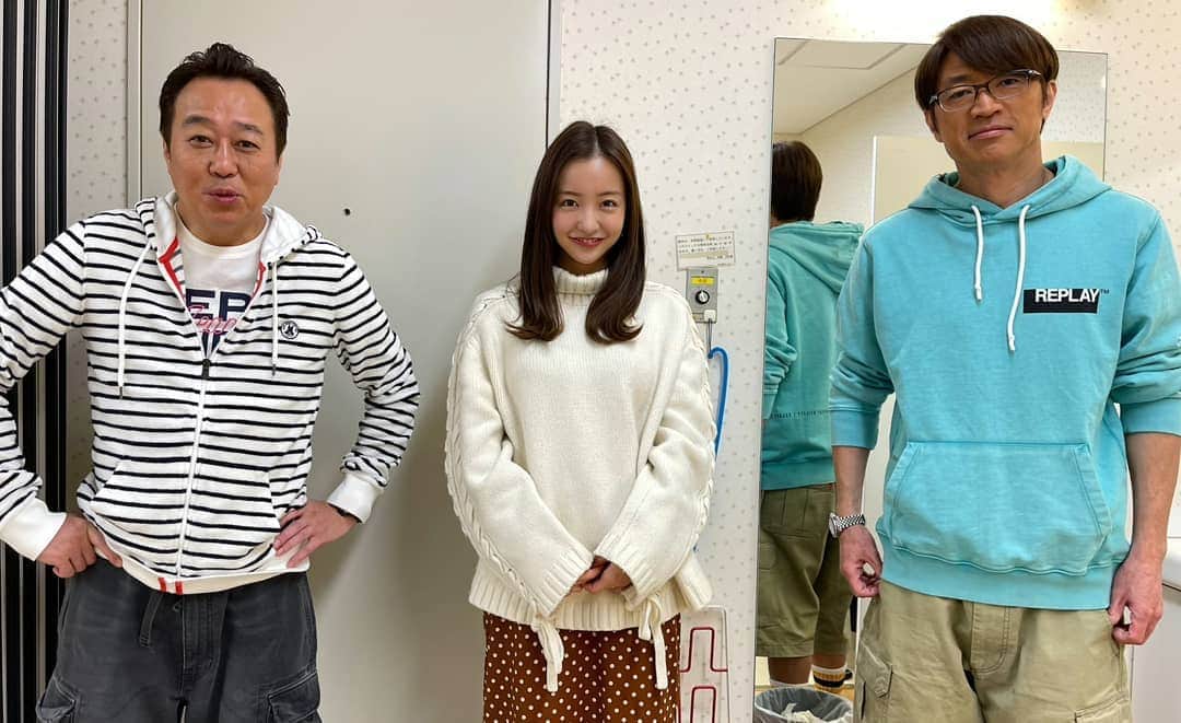 板野友美 ファンアカウントのインスタグラム：「This time I met @hentaimimura and @taketakeyakiimo   #itano #tomomi #itanotomomi #tomomiitano #tomochin #teamtomo #itanotomomifansina #jpop #artis #models #singing」