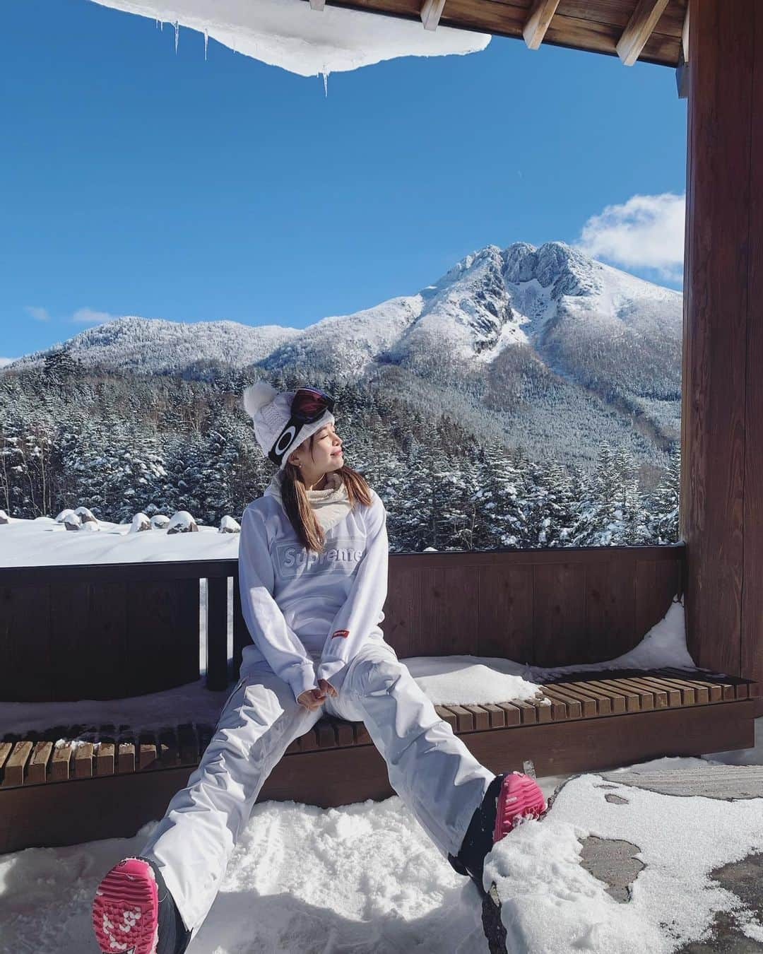 春菜めぐみさんのインスタグラム写真 - (春菜めぐみInstagram)「滑り始め🏂💕 ゲレンデでDigital Detoxしてきました🏔 ． ． 晴れてて超〜気持ちよかった！❄ 今シーズンもたくさん滑りたいなぁ😙❤️ ． ． #snowboard #スノーボード #スノーボード女子 #ゲレンデ #🏂 #2021」1月19日 18時04分 - me_haruna.02