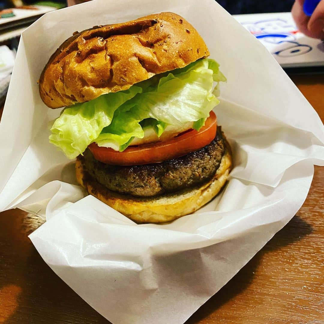 漢さんのインスタグラム写真 - (漢Instagram)「初juicy burger 美味かったぜMEGA-G」1月19日 18時10分 - kan_9sari