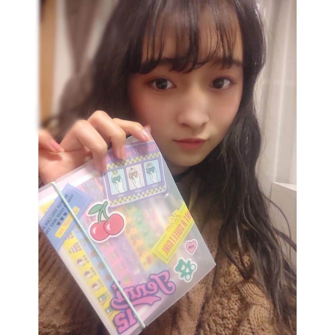 ニコ☆プチのインスタグラム：「ジュリのふろくの使い方😻 好きなものランキングを作ってくれてる😂オムライスが好きなんだね…😭👏🏻  2月号の付録はジェニィラブさんの 可愛いシステム手帳💛 じゅりはフリースペースの所に 好きな物ランキングを書いたよ⸝⸝› ̫ ‹⸝⸝♡ 見た目も中身も全部可愛い‪‪‪‪❤︎‬" みんなも是非使ってみてね🍭  #ニコプチ #ニコプチふろく #プチモのふろくの使い方  #ニコプチふろくのある生活  #ジェニィラブ #jennilove #ふろく #八木珠梨」