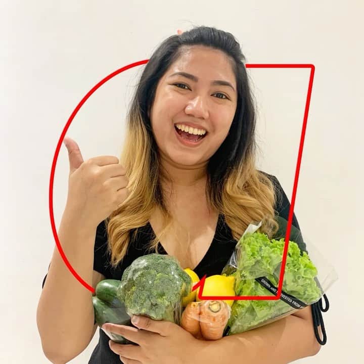 エアアジアのインスタグラム：「Running out of greens for your healthier 2021 resolution but can't go to the market?  #airasiadelivers, UNLIMITED & FREE*!  Check @airasiafresh when you download airasia - The Asean Super App. __________ *Promo is applicable in Klang Valley only. Launching in more cities soon. Stay tuned. Use STAYHOME promo code and min. RM30 spend, no distance limitation.」