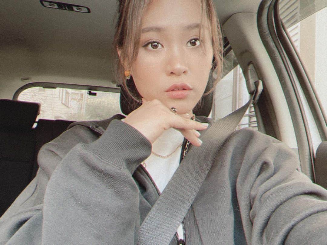 二宮愛のインスタグラム：「夏の日差しが恋しいー！  暑い季節が恋しすぎる。 なぜだろう！ 今すぐ夏に来てほしい！  あーーーー川行きたい！ 海は別にいいや(見てるだけだし)！ バーベキューしたい！！！」