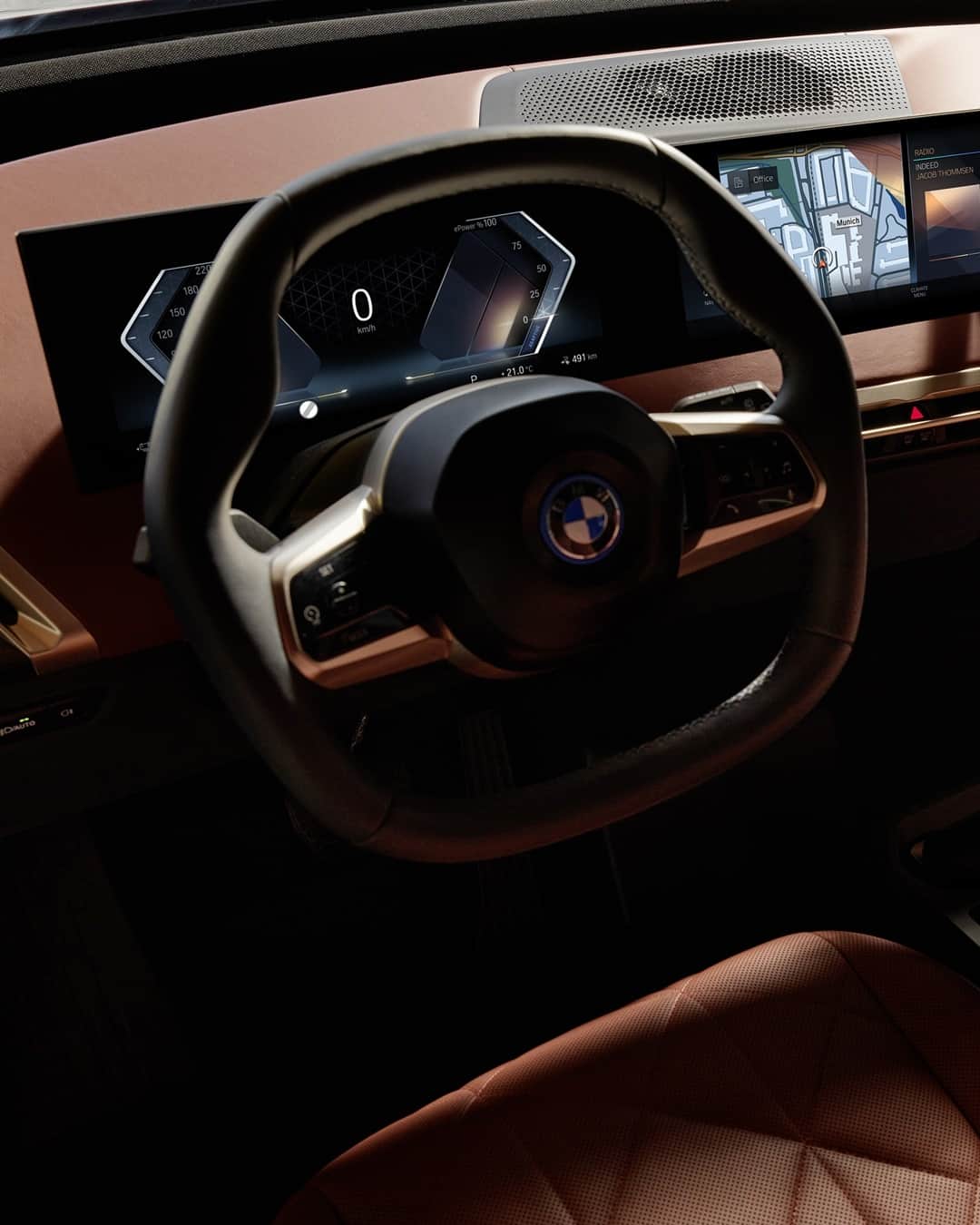 BMWのインスタグラム：「The extension of your own personal domain. The first-ever BMW iX. #THEiX #BMW #iX #BMWi #BornElectric @BMWi」