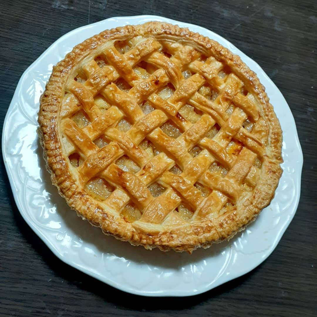 大高洋夫のインスタグラム：「リンゴは齧れないがアップルパイは食べれる！ 頂いたリンゴで焼きマスター！」