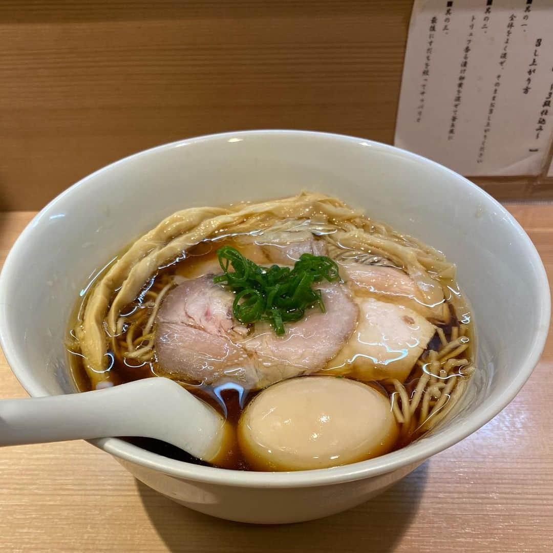 momoさんのインスタグラム写真 - (momoInstagram)「. ラーメンだいすき🍜 1枚目→特製のどぐろそば 2枚目→特製醤油らぁ麺 どっちもおいしかった☺️  . #ラーメン#はやし田#新宿ラーメン#新宿ランチ#新宿#ラーメン巡り#東京ラーメン#🍜#ramen#ももログ🍑」1月19日 18時35分 - momomonyan