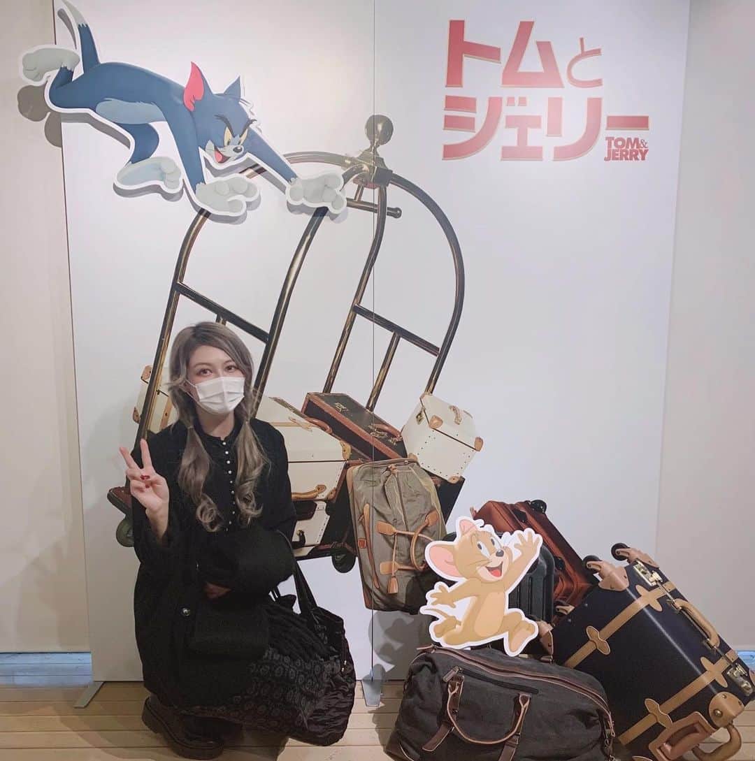 のインスタグラム：「✌🏻  #トムとジェリー展  #トムとジェリー」