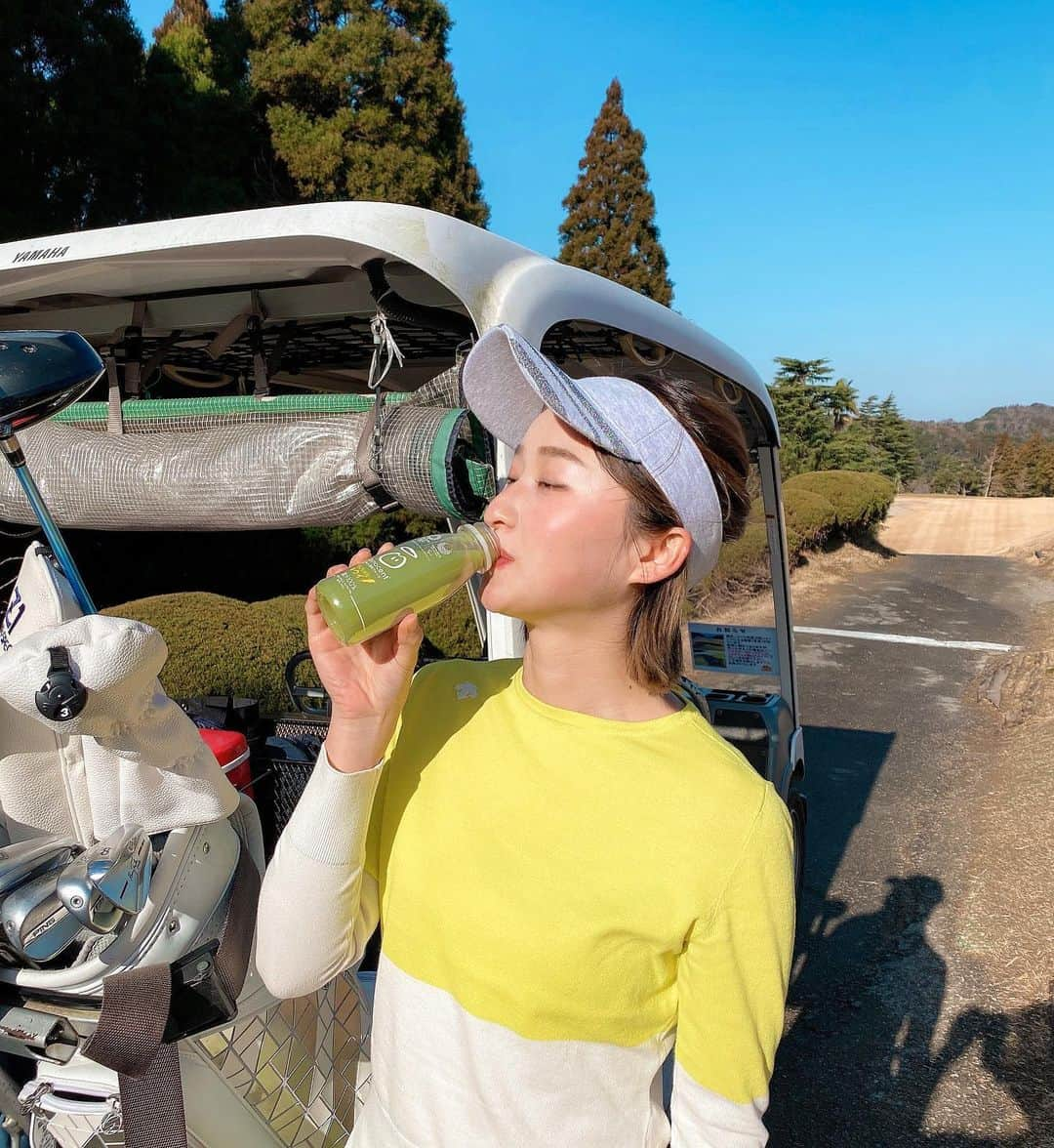 西野沙瑛さんのインスタグラム写真 - (西野沙瑛Instagram)「最近、食べたいものをたくさん食べすぎて 太ってきた、、🤭  美容のためのフルーツも1日200g目標だけど、 毎日採れてなかったから、新年にもなったので、 これから1ヶ月フルーツを 積極的に摂る【フル活】します！！💪🏻 ゴルフ前のエネルギーチャージにもピッタリ⛳  セブンで売ってるフルーツ100%ドリンクの 「イノセント」が美味しいから、 1日1本で簡単にがんばる🥝❤️  1ヶ月フル活チャレンジの経過はまた、報告します！  #イノセント #1カ月フル活チャレンジ #pr #フルーツ #ビタミン #健康 #コロナに負けるな #フルーツ生活 #フルーツドリンク」1月19日 18時54分 - sae_golf