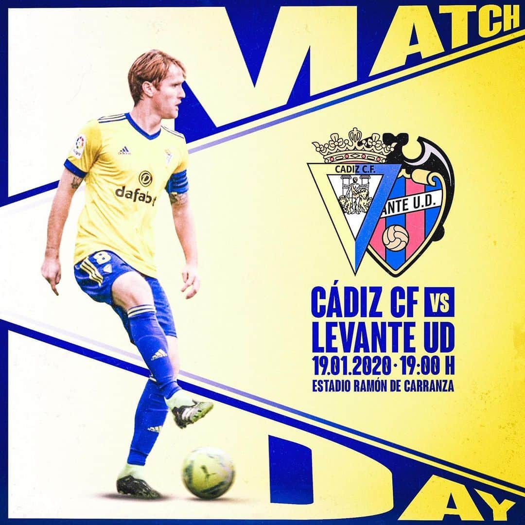 アレハンドロ・フェルナンデス・イグレシアスのインスタグラム：「A por otra buena victoria en Carranza, en casa, ante un gran rival.  Vamos Cádiz!💛💙   #mehandichoqueelamarillo #AF8」