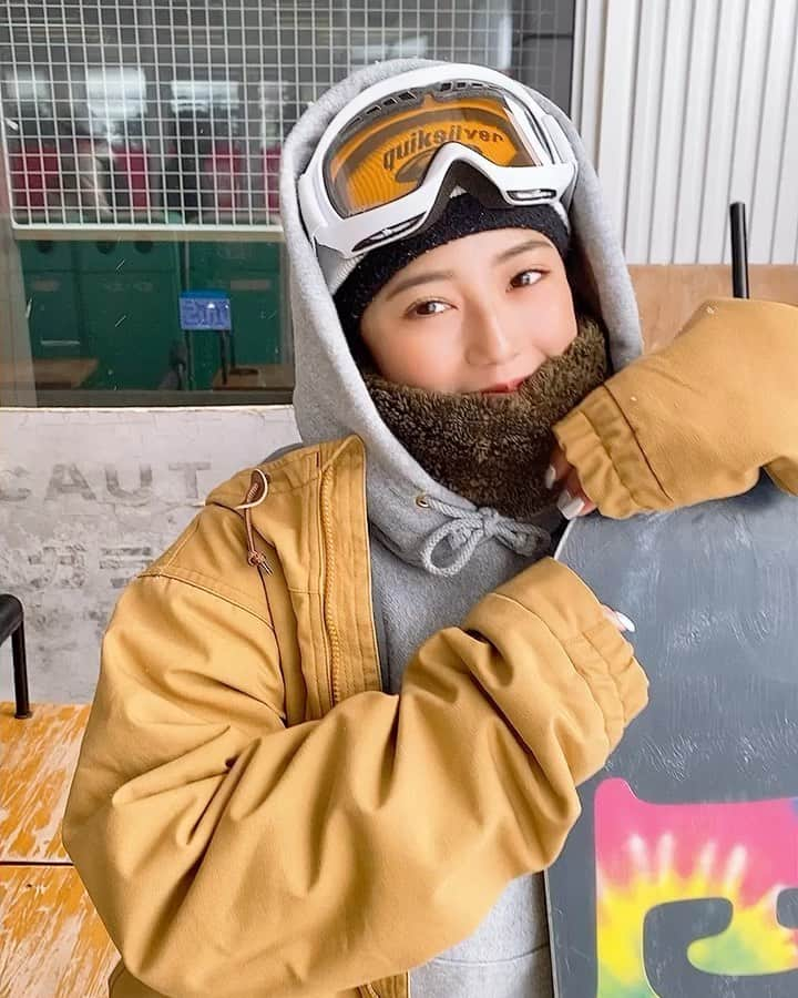 山本祐里奈のインスタグラム：「スノボーいきたいーな🥺💧 #snowboarding #スノボ」