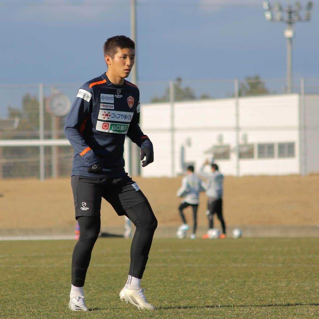 レノファ山口FCさんのインスタグラム写真 - (レノファ山口FCInstagram)「1月19日　トレーニング #renofa #レノファ山口 #関憲太郎 #澤井直人 #石川啓人 #岸田和人 #眞鍋旭輝  #菊地光将 #小松蓮 #川井歩 #吉満大介」1月19日 19時33分 - renofa_yamaguchi