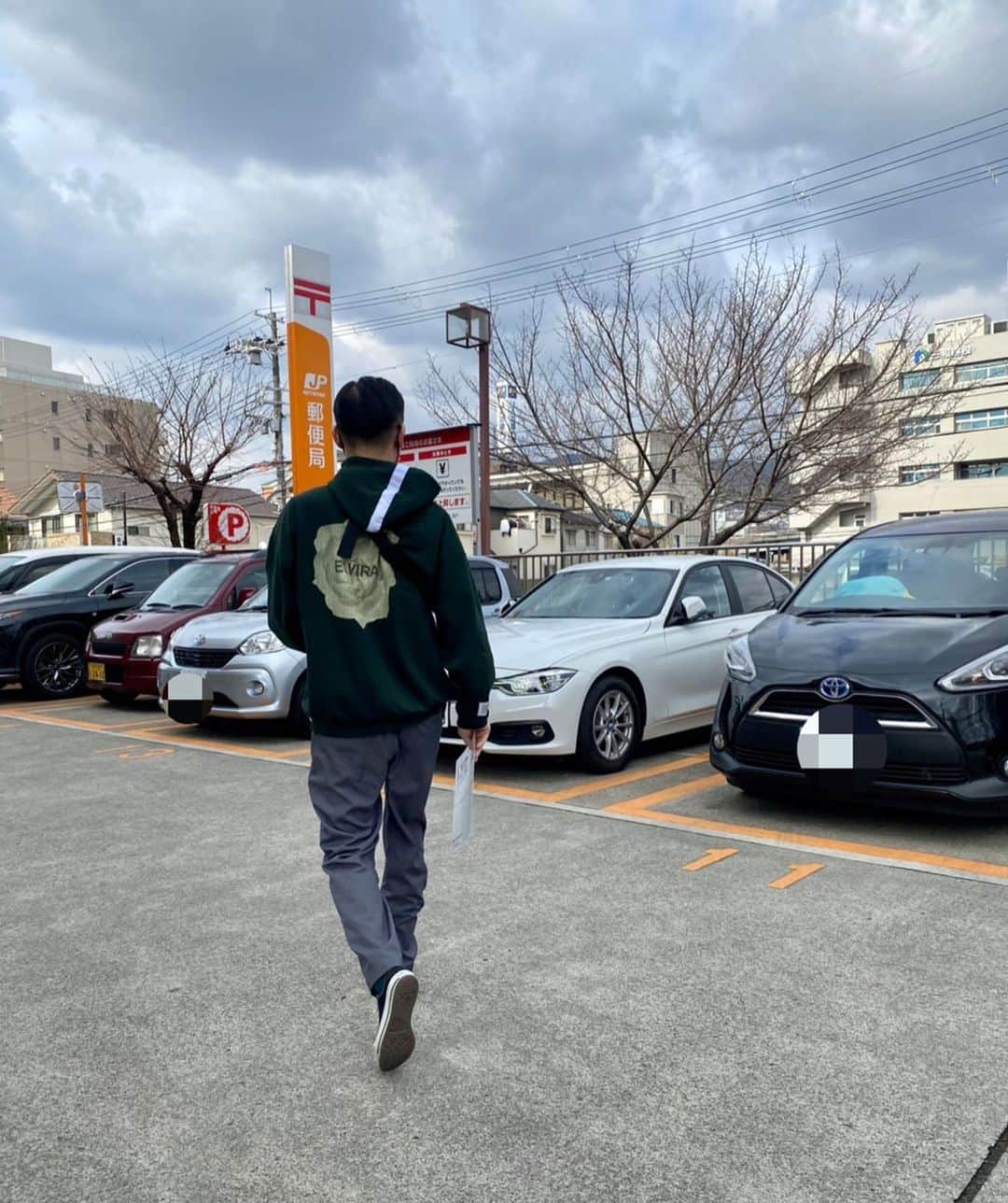 奥田修二さんのインスタグラム写真 - (奥田修二Instagram)「仕事で京都へ。  電車の利用を控えて、1人車で。  お金の利用を控えて、下道で。  バチクソ遠かったですが、謎の達成感はありました。  #学天即 #KBS京都 #きらきん #BMW」1月19日 19時34分 - gakutensoku_okuda_official