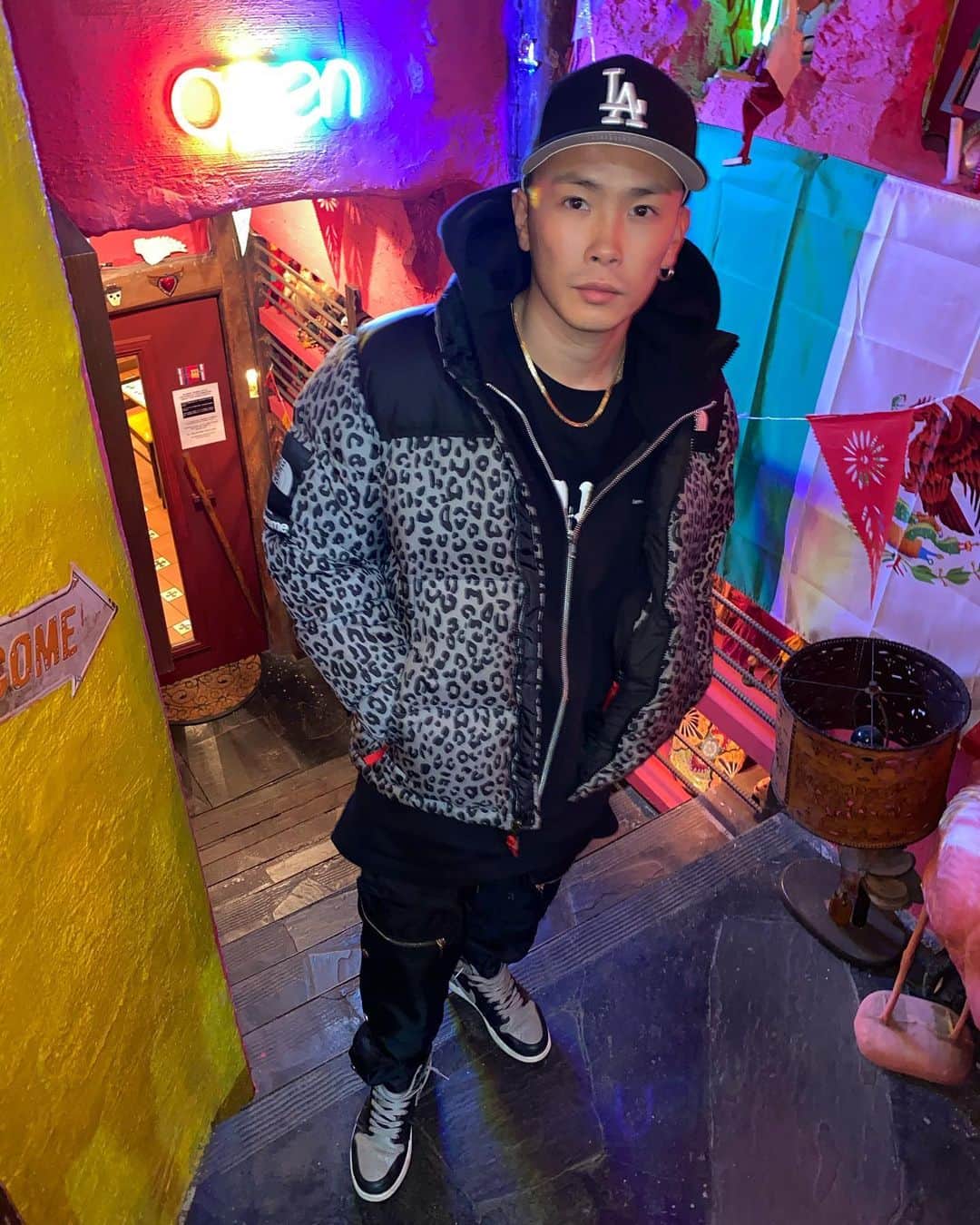 のインスタグラム：「日本タイトルマッチがやりたい🇯🇵 ファンの皆様が盛り上がる強い選手と今年は試合がしたい‼️  #2021 #supreme #11aw #leopard #complexcon #dodgers #shadow #18k #chromehearts #outfits #ootd #airjordan #aj1 #codenate」