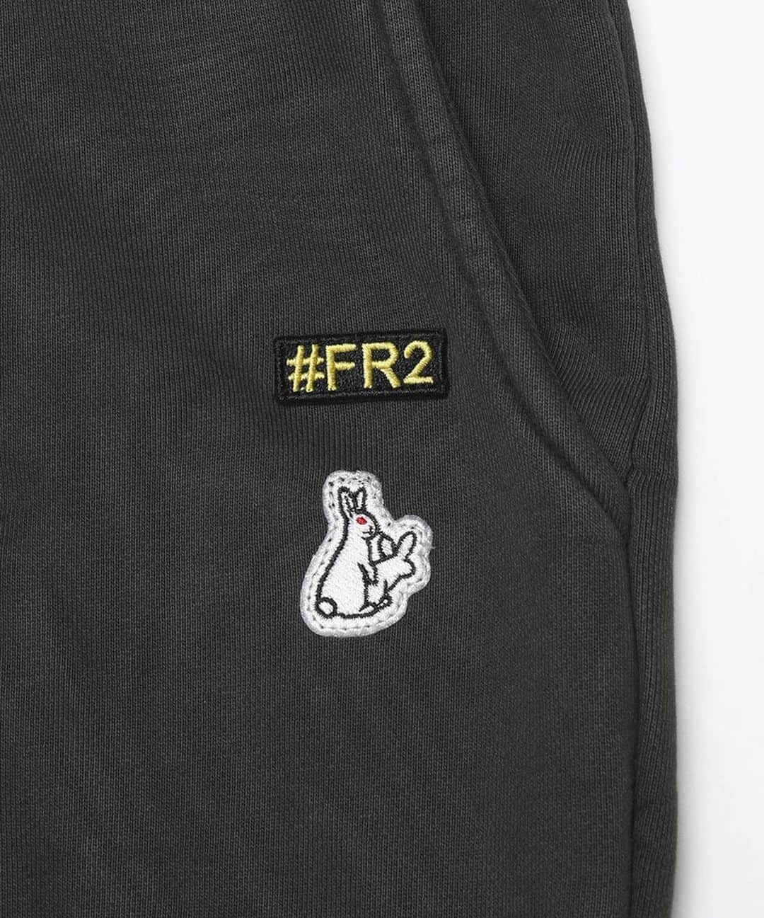 #FR2さんのインスタグラム写真 - (#FR2Instagram)「New arrival  Pigment logo hoodie & pants.  #FR2#fxxkingrabbits #頭狂色情兎#Smokingkills®#caution」1月19日 19時42分 - fxxkingrabbits