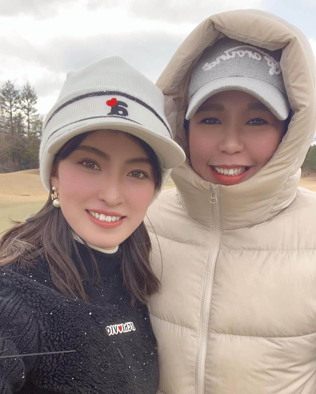 植手桃子さんのインスタグラム写真 - (植手桃子Instagram)「・ 今日は雪ゴルフでした🏌️‍♀️ 寒すぎて珍しくズボンスタイル👖 さえこねーさんは寒さで雪だるまになっちゃいました⛄️笑（📸2枚目） 久しぶりにさえこさんと一緒で楽しかった♡ @saecogolf」1月19日 19時36分 - mmk_9910