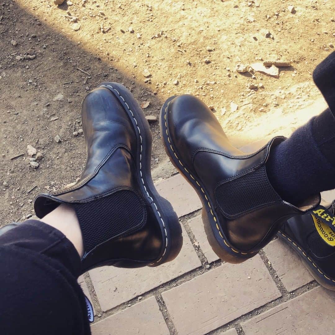 西山由のインスタグラム：「Promenade avec ma cherie Karine. @kaorikarin_u」