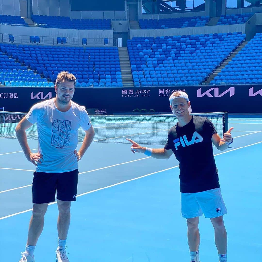 ディエゴ・シュワルツマンさんのインスタグラム写真 - (ディエゴ・シュワルツマンInstagram)「Primer entrenamiento con @stanwawrinka85 !!! @australianopen 🇦🇺🎾✅🕺🏼」1月19日 20時12分 - dieschwartzman