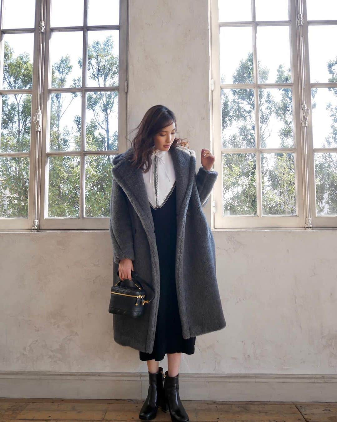 大政絢さんのインスタグラム写真 - (大政絢Instagram)「いつもより甘めな #今日の絢服  coat @maxmara  shirt @toryburch  knit dress @norc.jp  bag @dior  boots @toryburch」1月19日 20時31分 - aya_omasa_official