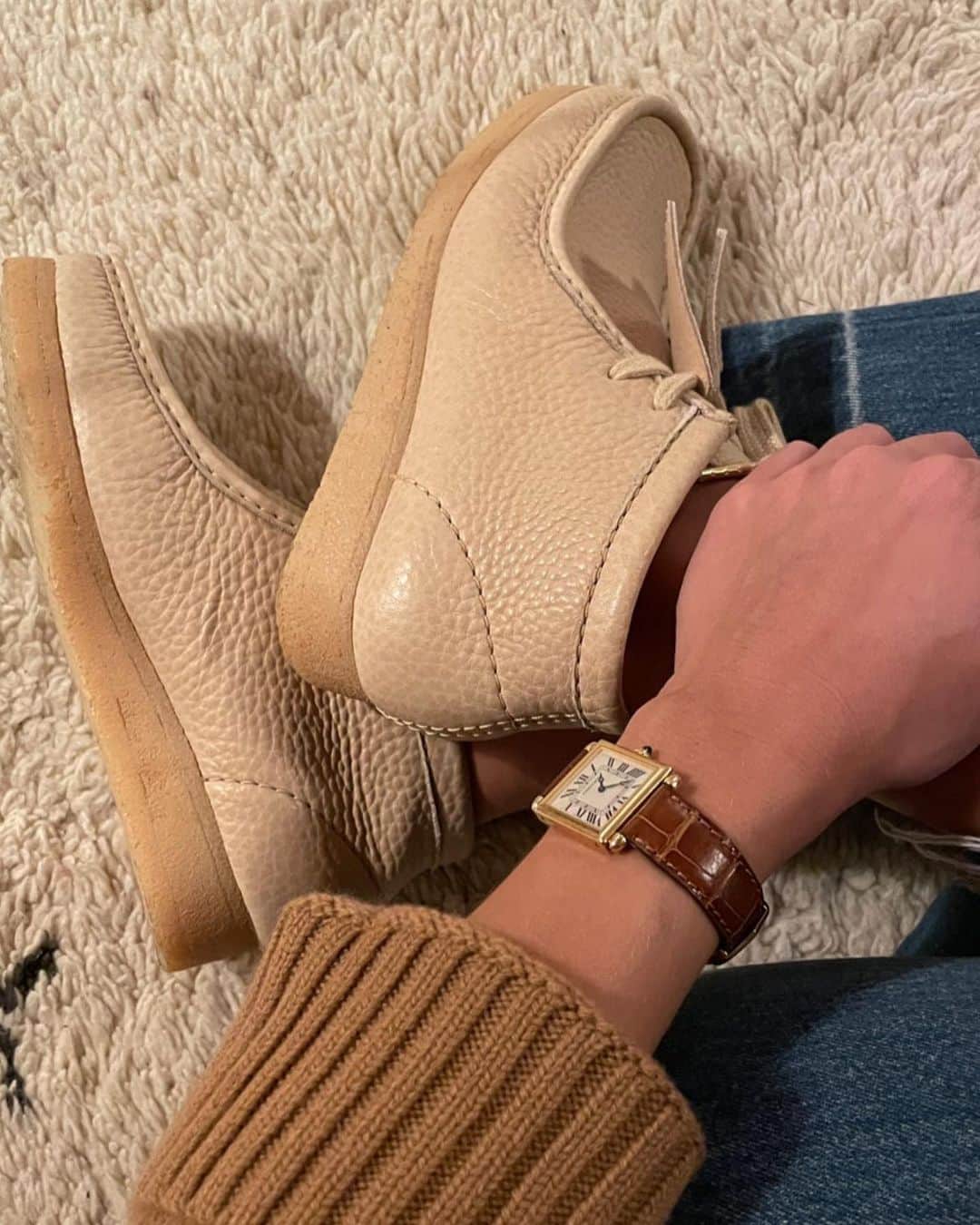emilyのインスタグラム：「Made some shoes. @clarksoriginals @sportyandrich soon 🦘」