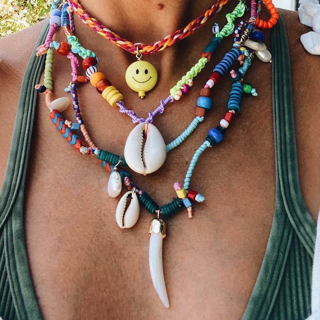 ダニジョーのインスタグラム：「Bringing the island with us wherever we go 🐚」