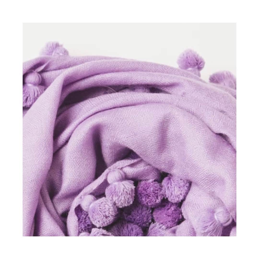 マッタのインスタグラム：「Our beautiful Dupatta Noor Shawl in Lupine.  💜 Handcrafted 100% pashmina  Shop our Sag Harbor location by appointment + shop online. >> link in bio for more <<」