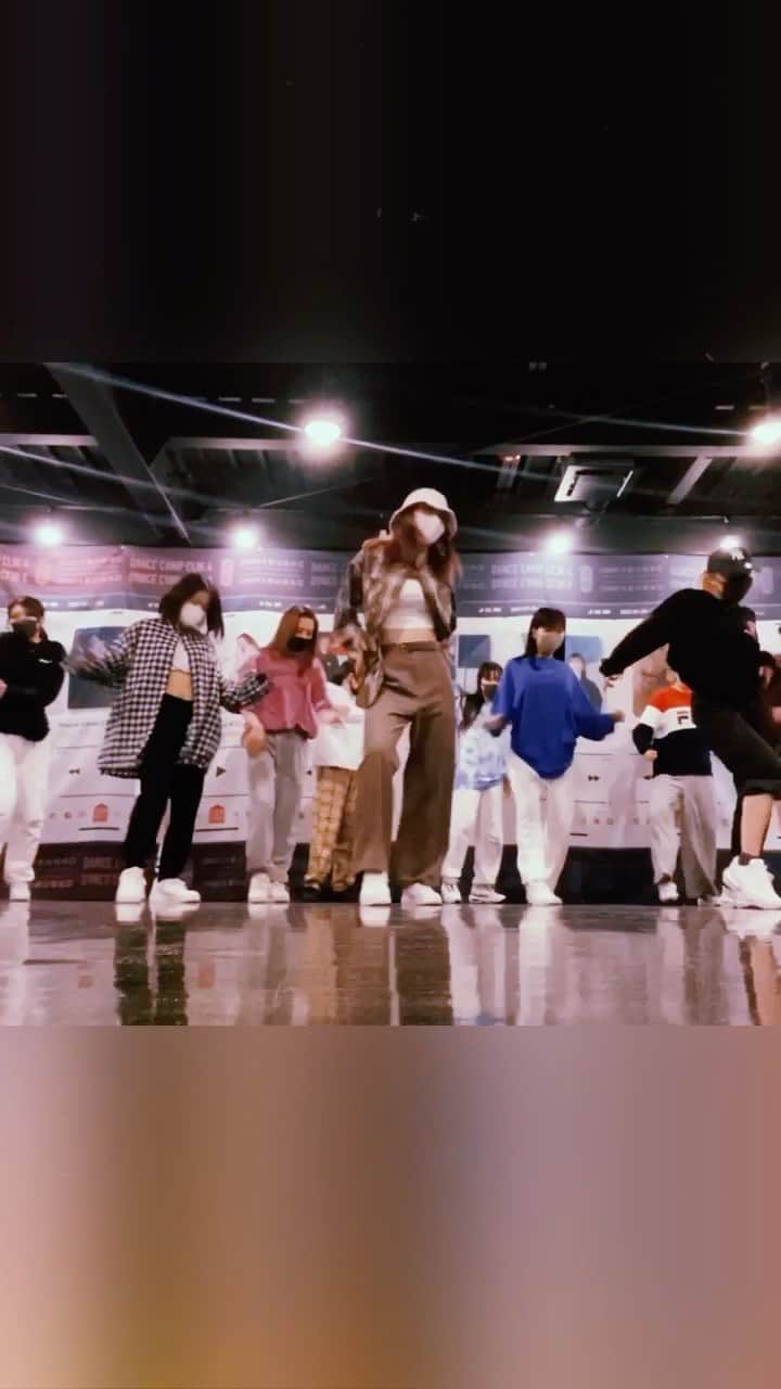 Kahonnaのインスタグラム：「@teyanataylor @camuro_dance_studio 🤎🤍」