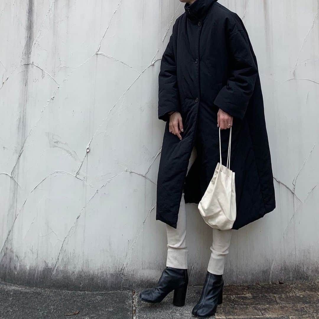 Mie Kawanoのインスタグラム：「outfits  #coordinate #code #instagood #instafashion #コーデ#コーティネート#todayful#maisonmargiela #monotonecode」