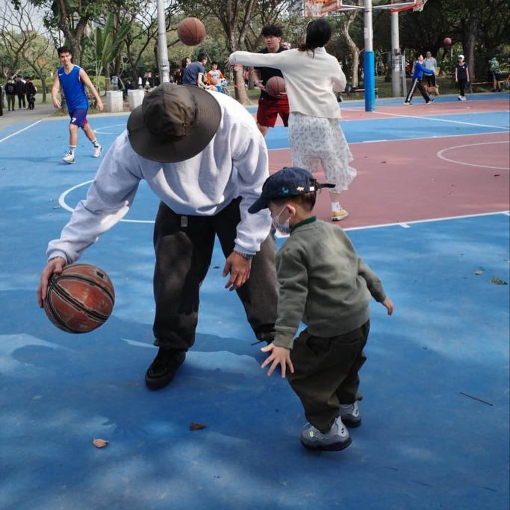 余文樂のインスタグラム：「🏀🏀🏀」